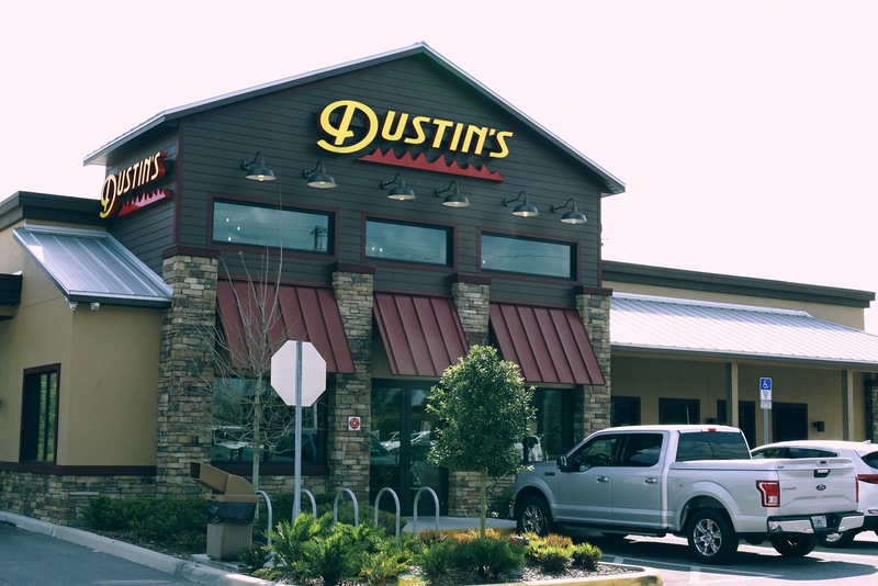Why Dustin’s Bar-B-Q Is Dedicated To Safe, Quick Curbside Service